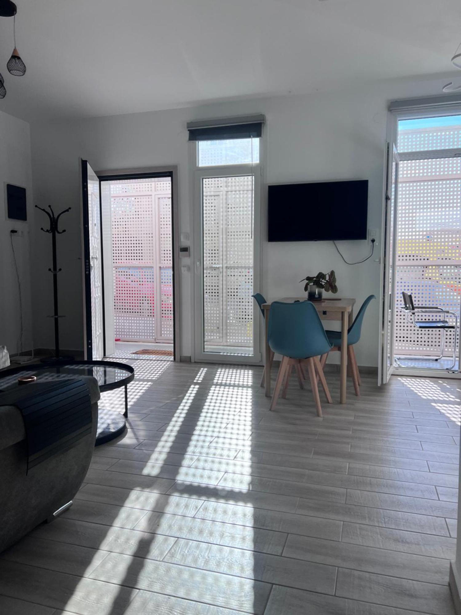 F Apartment テッサロニキ エクステリア 写真